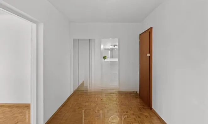 Недвижимость Apartment 6 rooms: 4