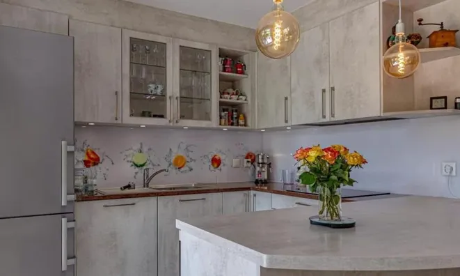 Недвижимость Apartment 4 rooms: 4