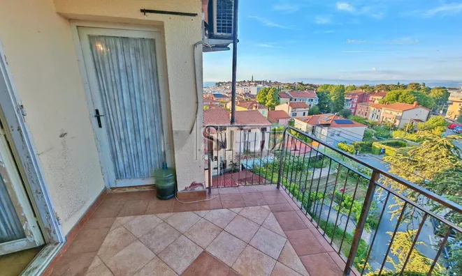Недвижимость Three-room apartment in Izola: 2