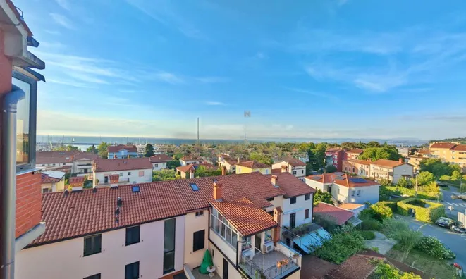 Недвижимость Three-room apartment in Izola: 3