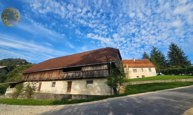 Недвижимость The 'Veshina' estate in a quiet sunny location: 1