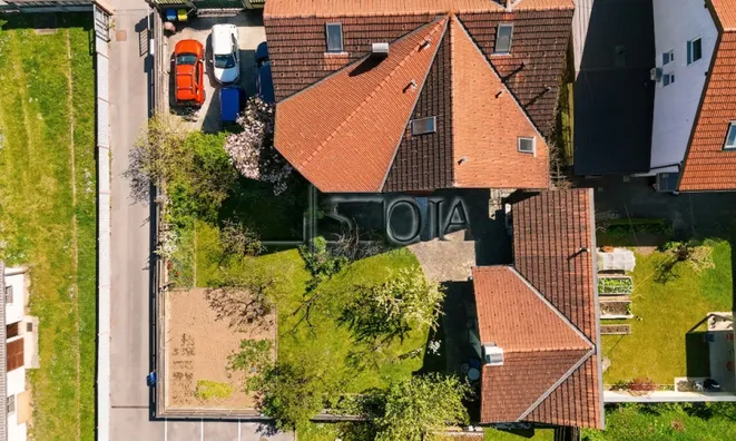 Недвижимость House, Ljubljana, Green Pit.: 23