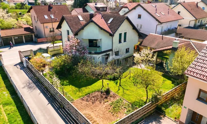 Недвижимость House, Ljubljana, Green Pit.: 24
