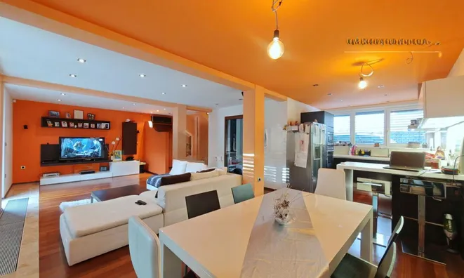 Недвижимость House for two owners Bizovik: 1