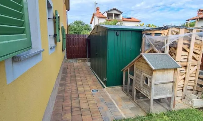 Недвижимость Дом с террасой рядом со школой: 26