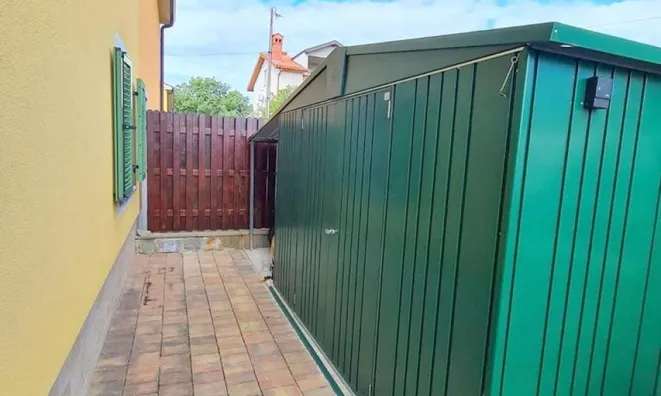 Недвижимость Дом с террасой рядом со школой: 27