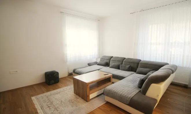 Недвижимость Квартира, 3 комнаты, Новый Рудник: 1