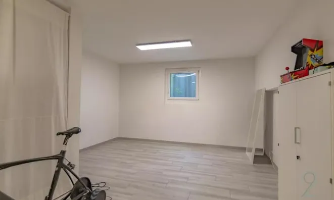 Недвижимость Single house 5 rooms: 11