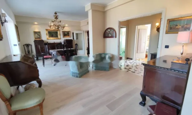 Недвижимость Трехкомнатная в центре Горизии: 4