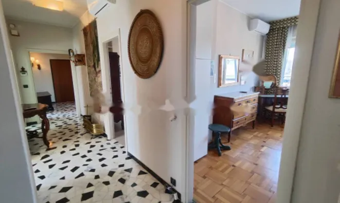 Недвижимость Трехкомнатная в центре Горизии: 48