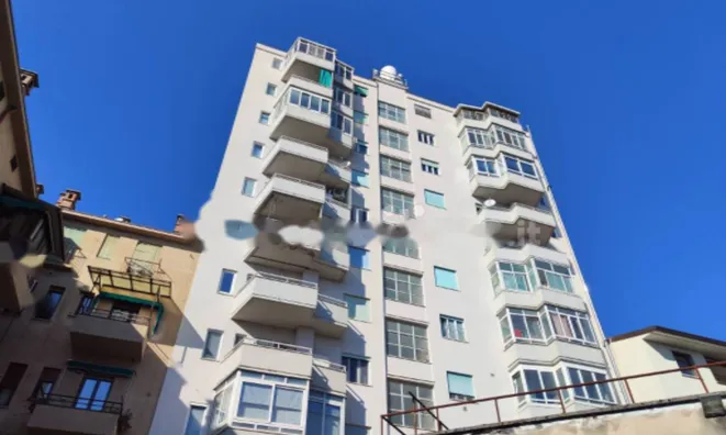 Недвижимость Трехкомнатная в центре Горизии: 60