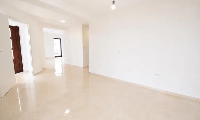 Недвижимость Three-room apartment Malia: 2