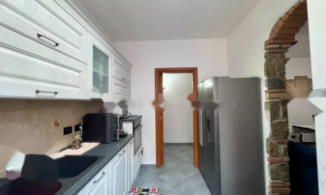 Недвижимость Трехкомнатная квартира в центре: 9