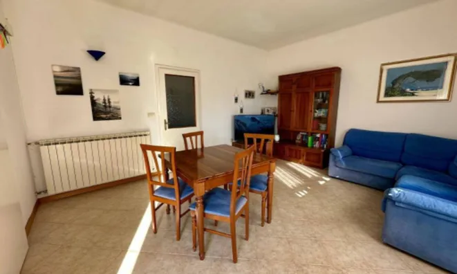 Недвижимость Четырёхкомнатная квартира, Центр Гориции: 2