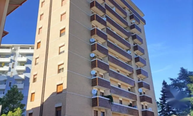 Недвижимость Трехкомнатная в центре Горички: 2