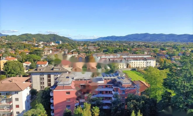 Недвижимость Трехкомнатная в центре Горички: 30