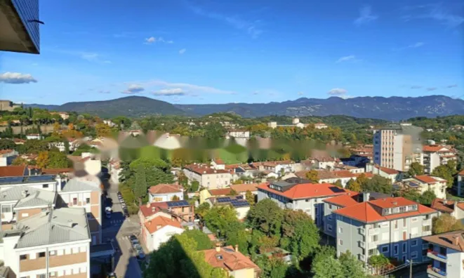 Недвижимость Трехкомнатная в центре Горички: 32