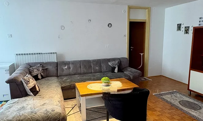 Недвижимость Three-room apartment in Sežana: 1