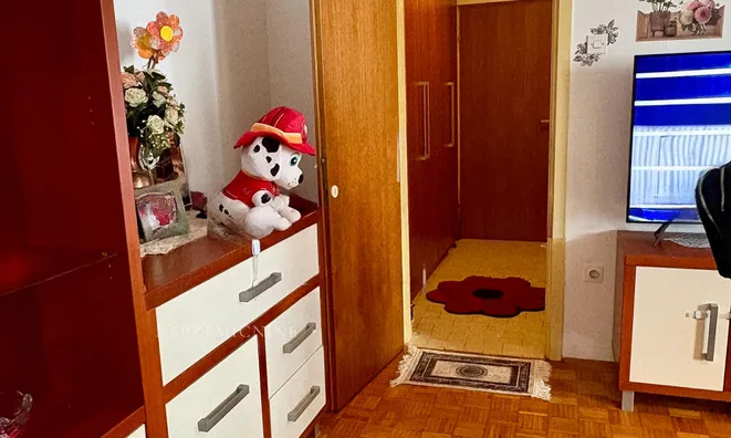 Недвижимость Three-room apartment in Sežana: 8