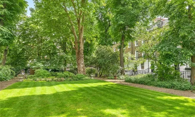 Недвижимость Brompton Square: 10