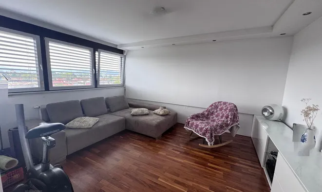 Недвижимость Apartment on Zikherlova: 11