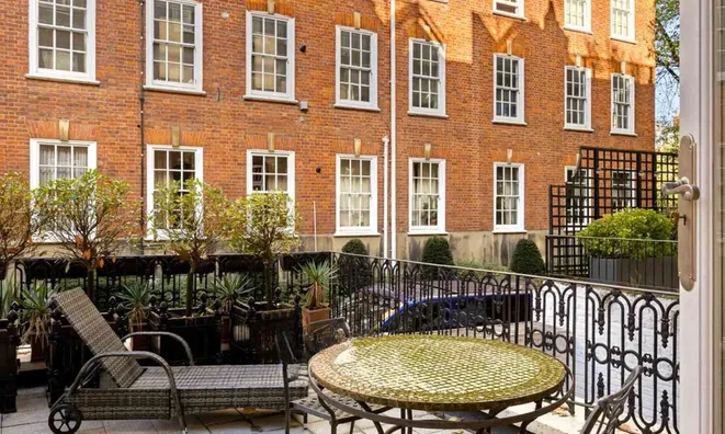 Недвижимость Redcliffe Square: 3