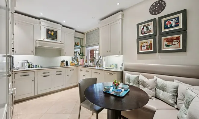 Недвижимость Cheyne Court: 13