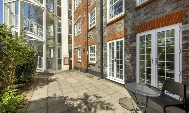 Недвижимость Crown Lodge, 12 Elystan Street: 2