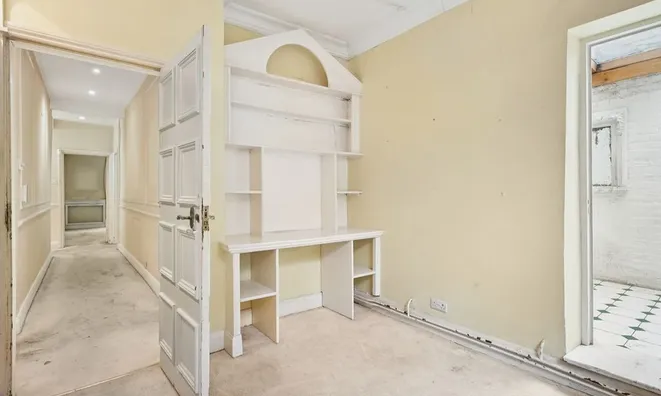 Недвижимость Cathcart Road: 1