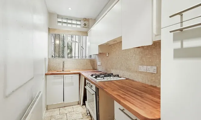 Недвижимость Cathcart Road: 12