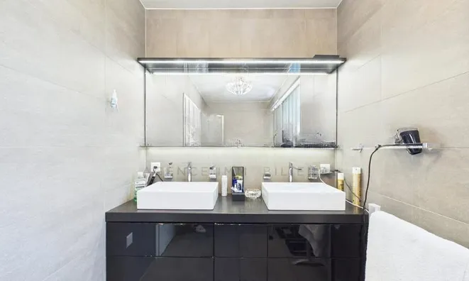 Недвижимость Single house 7 rooms: 8