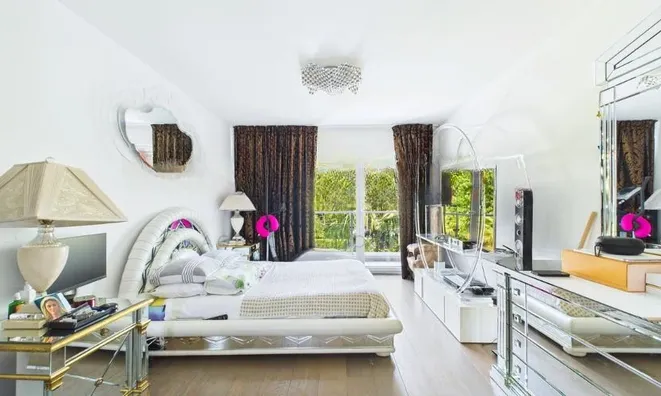 Недвижимость Single house 7 rooms: 10