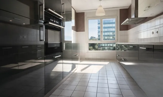 Недвижимость Apartment 6 rooms: 3