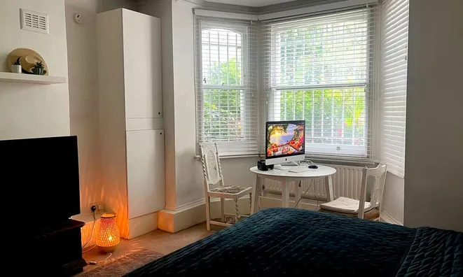 Недвижимость Finborough Road: 10