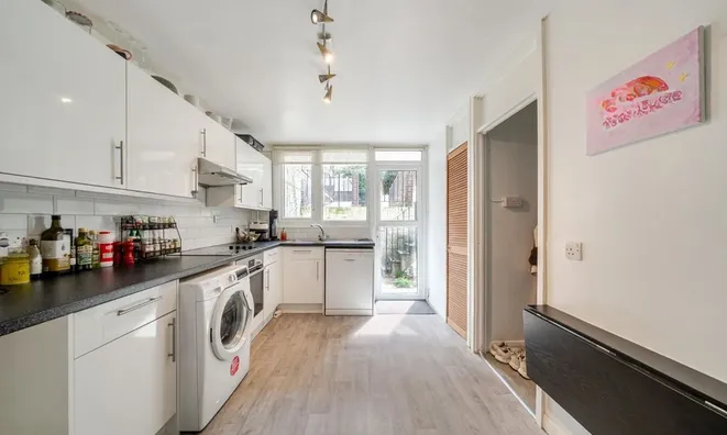 Недвижимость Finborough Road, Chelsea: 1