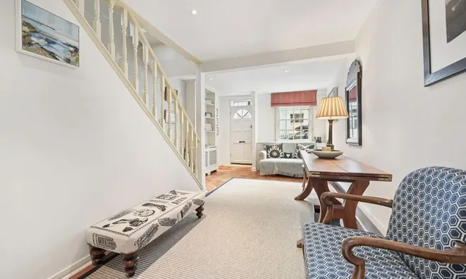 Недвижимость Billing Road: 16