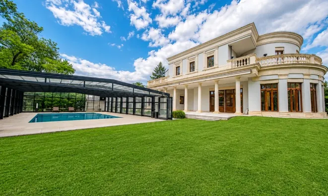 Недвижимость Single house 8 rooms: 1