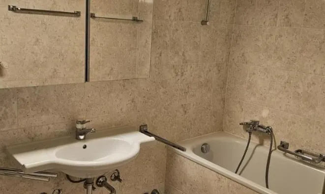Недвижимость Apartment 4 rooms: 8