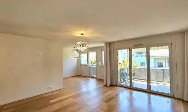 Недвижимость Apartment 5 rooms: 8