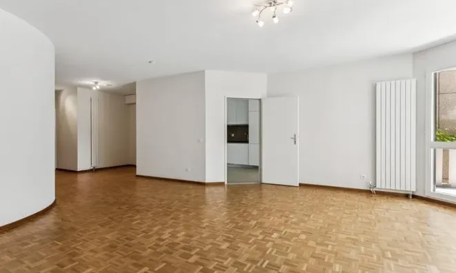 Недвижимость Apartment 4 rooms: 4