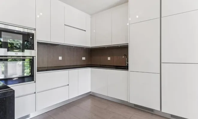 Недвижимость Apartment 4 rooms: 8