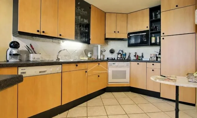 Недвижимость Single house 7 rooms: 5