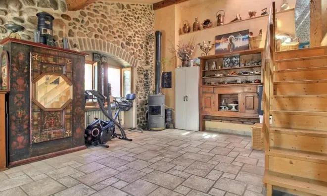 Недвижимость Single house 7 rooms: 10