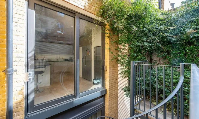 Недвижимость Roland Way, South Kensington: 11