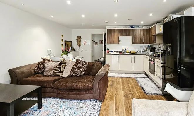 Недвижимость Two Bedroom Flat In Harlesden: 2