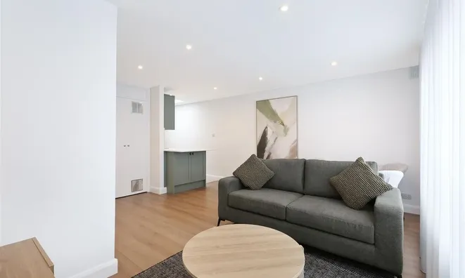 Недвижимость Upper Richmond Road: 8