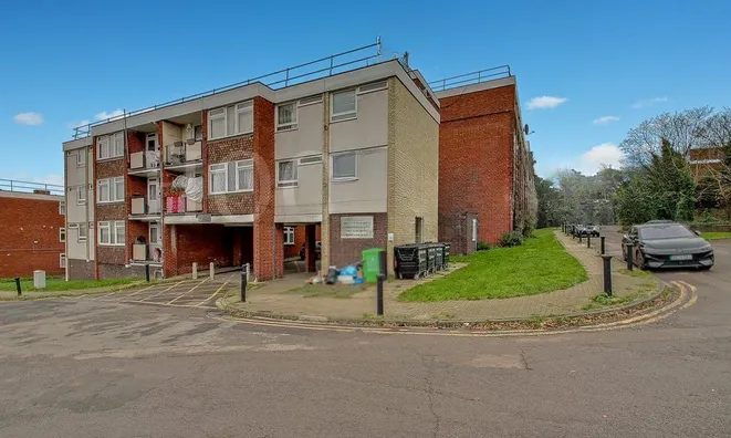Недвижимость Ainsworth Close: 3