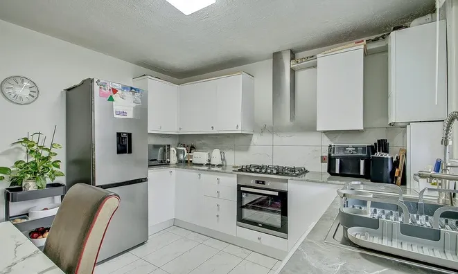 Недвижимость Ainsworth Close: 7