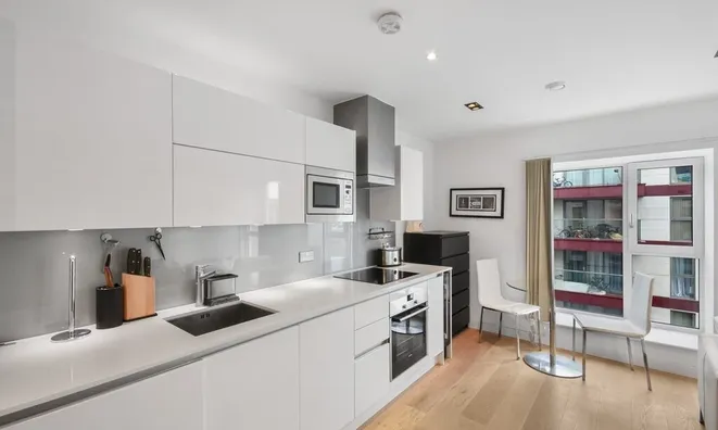 Недвижимость Courtyard Apartments, Avantgarde Place: 7