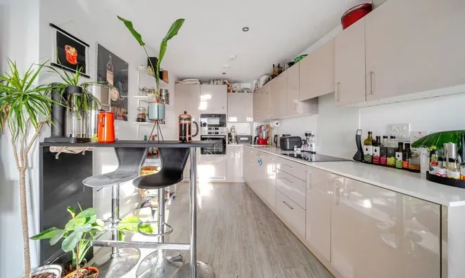 Недвижимость Trinity Way, Acton: 3